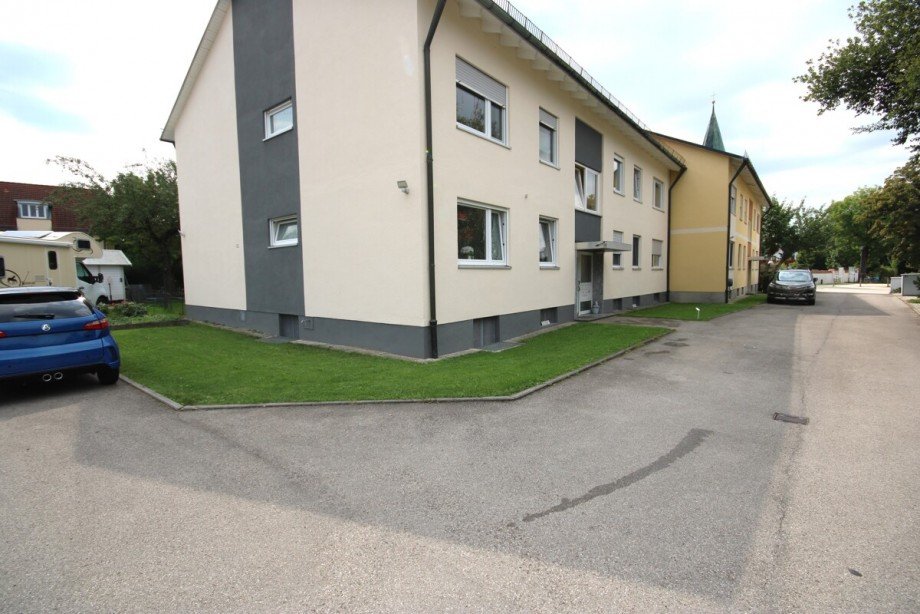 Hausansicht Mehrfamilienhaus Planegg