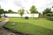 Garten Freistehendes Mehrfamilienhaus mit vier Wohneinheiten und baldiger U-Bahn-Anbindung in direkter N�he.