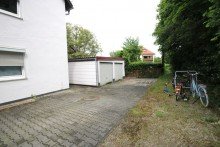 Garage / Stellpl�tze Freistehendes Mehrfamilienhaus mit vier Wohneinheiten und baldiger U-Bahn-Anbindung in direkter N�he.