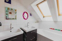 Badezimmer / DG Charmantes Einfamilienhaus f�r junge Familien - Ihr Traum vom Eigenheim