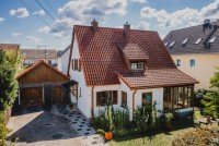 Bild (251eecdc20b346f9e8bfe1a3fdd3a239): Familienfreundliches Einfamilienhaus in ruhiger Lage mit gro�em Grundst�ck und viel Ausbaupotenzial.