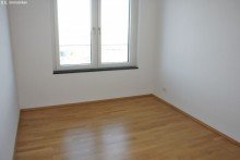 Kinderz. Hoch hinaus: Exklusive und moderne 3 Zimmer Wohnung mit tollem Ausblick im 12. OG
