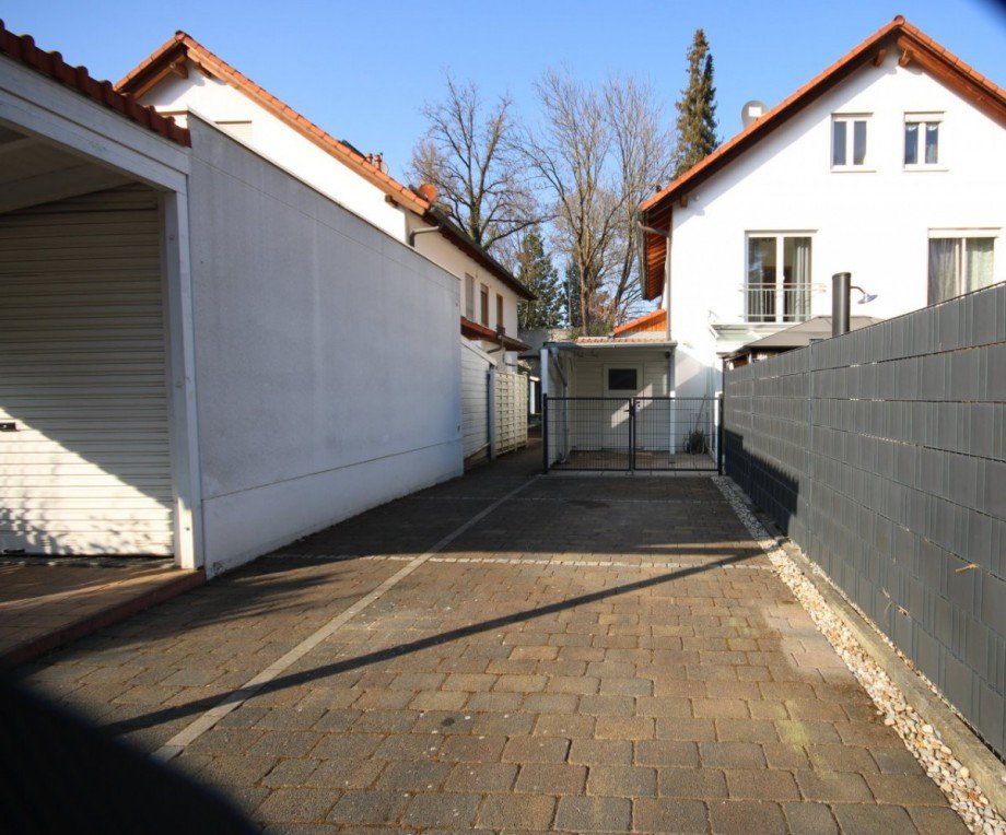 Privater Weg / Stellplatz Haus M�nchen