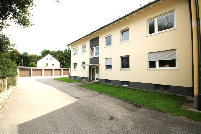 Hausansicht Planegg Mehrfamilienhaus Top Investment: Mehrfamilienhaus mit 6 Wohnungen in ruhiger Lage