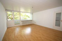 Bild (634280eeaaaef2615b200e651d17893f): Gro�z�gig geschnittene 2-Zimmer-Wohnung, zentral und dennoch ruhig gelegen.