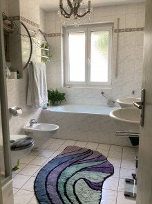 Badezimmer Sparsames, sonniges Reiheneckhaus in zentraler Lage