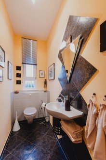 G�ste WC Townhouse-Feeling durch exklusiven, separaten Zugang + Gro�z�gige Gartenresidenz in Toplage