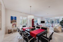 Wohnzimmer Townhouse-Feeling durch exklusiven, separaten Zugang + Gro�z�gige Gartenresidenz in Toplage