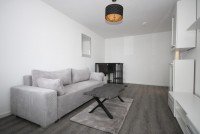 Bild (881ee2f86585dbef0e6229f02a1826d6): Komplett renoviertes, m�bliertes 1-Zimmer-Apartment mit Alpenblick.
