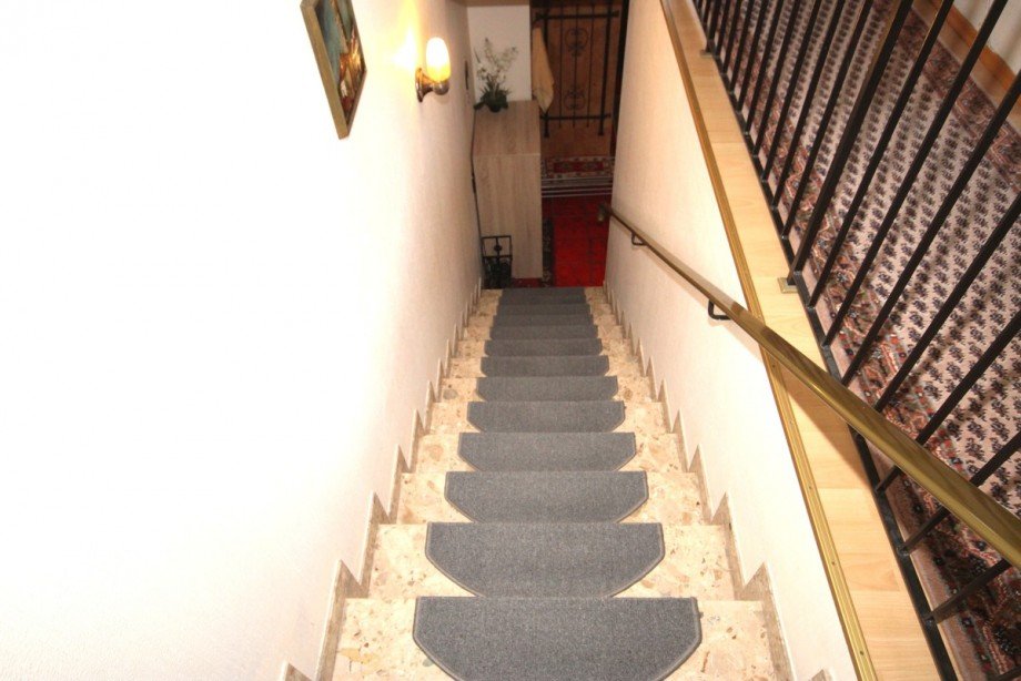 Obergeschosstreppe Reiheneckhaus M�nchen / Kleinhadern