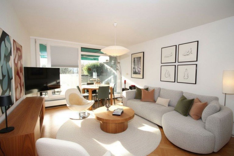 Wohnzimmer M�nchen Etagenwohnung lichtdurchflutete 2-Zimmer Wohnung mit zwei Balkonen