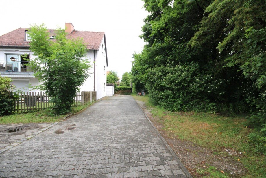 Privater Zugang Mehrfamilienhaus Planegg