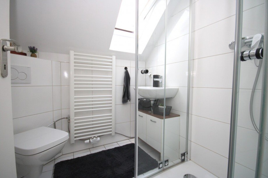 Badezimmer DG Mehrfamilienhaus Planegg