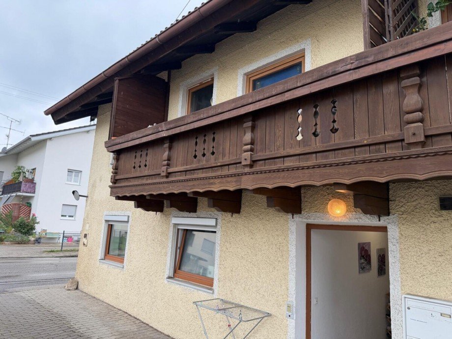 Hausansicht Dachgeschosswohnung Gro�karolinenfeld