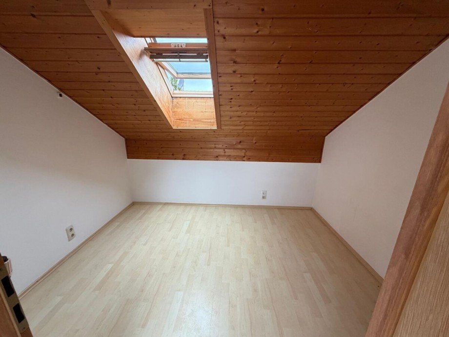 Schlafzimmer Dachgeschosswohnung Gro�karolinenfeld