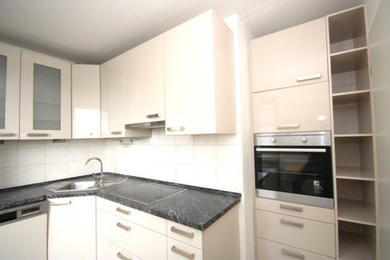 K�che Puchheim Etagenwohnung Komplett renovierte 3- Zimmer Wohnung in ruhiger Lage