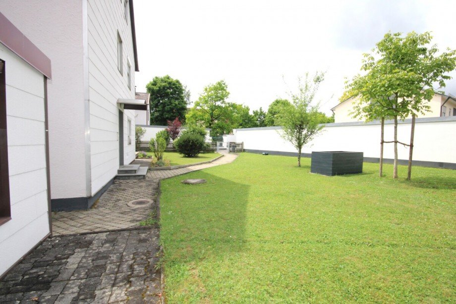 Garten Mehrfamilienhaus Planegg