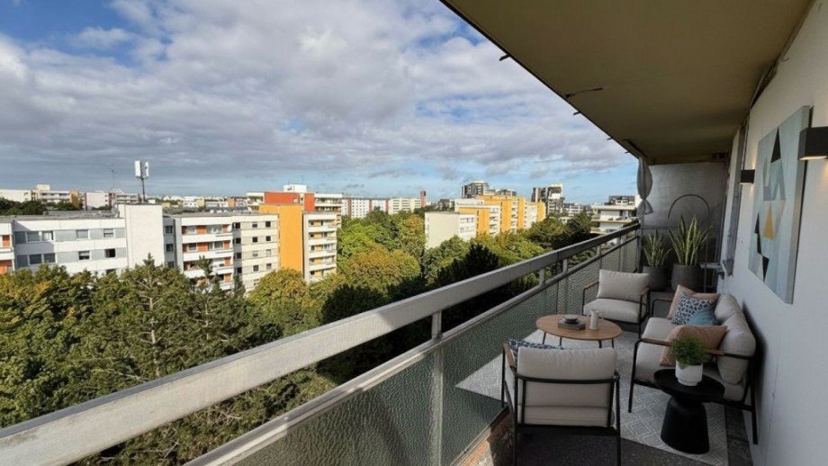 Balkon / KI generiert Etagenwohnung M�nchen