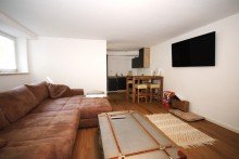 Souterrainwohnung Top Investment: Mehrfamilienhaus mit 6 Wohnungen in ruhiger Lage