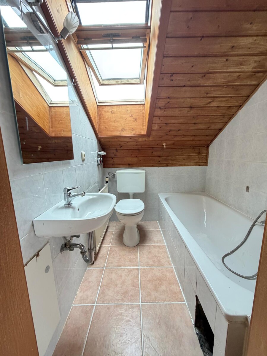 Badezimmer Dachgeschosswohnung Gro�karolinenfeld