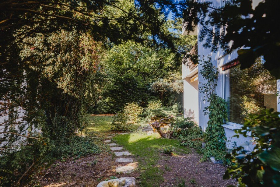 Gartenzugang Doppelhaush�lfte M�nchen / Obermenzing
