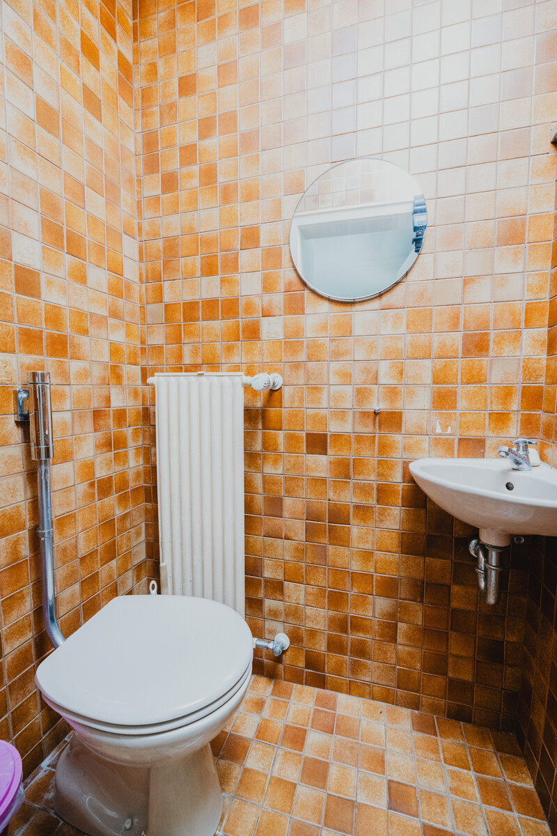G�ste WC Doppelhaush�lfte M�nchen / Obermenzing